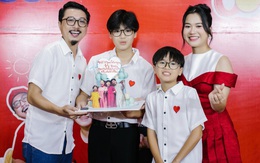 Vợ chồng Hứa Minh Đạt 'bỏ phố về quê' cùng hai con trai