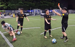 Bị trọng tài rút thẻ đỏ vì dùng tất đệm ống đồng bằng sầu riêng