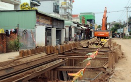 Thi công cống thoát nước làm nhiều nhà dân sụt lún, nứt tường