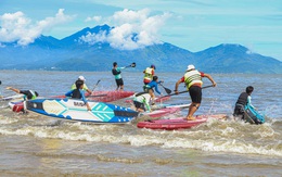 Gay cấn giải đua thuyền buồm, chèo SUP trên biển Đà Nẵng
