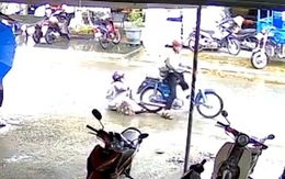 Chàng trai rồ ga xe máy làm bạn gái ngã dập mông