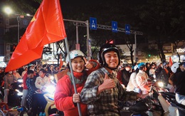 Tăng mức phạt, dòng người 'đi bão' ở Đà Nẵng nghiêm chỉnh chấp hành đèn giao thông