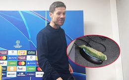 Xabi Alonso của Real Madrid được tặng con cá biết ‘nói như Ronaldo’