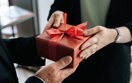 Món quà gì tặng mẹ, tặng vợ cho ngày 20-10 đáng nhớ?