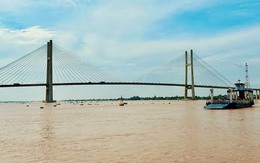 Đỉnh triều cường trên sông Hậu vượt báo động III, cao hơn năm 2011