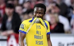 Cầu thủ Trung Quốc chơi xấu khiến đối thủ gãy cổ kinh hoàng