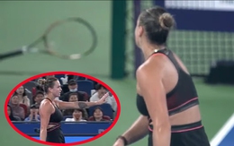 Aryna Sabalenka ném vợt xả giận suýt trúng ball kid