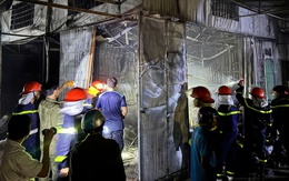 Cháy rụi 9 ki ốt tại chợ Bình Hàng Tây