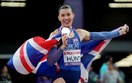 Hot girl điền kinh Amy Hunt 'gây buồn' cho fan nam