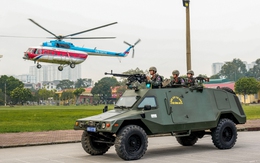 Huy động cả máy bay, xe bọc thép giải cứu con tin ở Chiến sĩ quả cảm