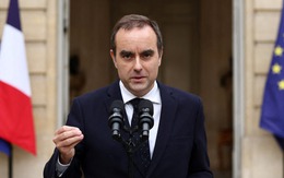 Trở lại sau khi từ chức, Thủ tướng Pháp công bố nội các mới