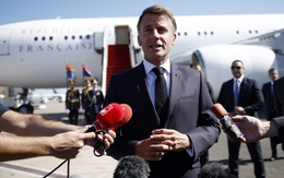 Tổng thống Pháp Macron cương quyết không từ chức