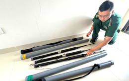 Tàng trữ súng kích điện để đánh bắt hải sản trái phép trong vịnh Nha Trang