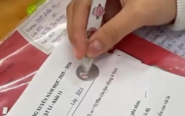 Giáo viên gen Z trả bài kiểm tra phong cách cào vé số