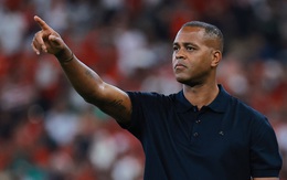 10 tháng chóng vánh của HLV Kluivert tại Indonesia