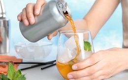 Uống nước tăng lực chống buồn ngủ như ‘cơm bữa’, người đàn ông nhận cảnh báo từ bác sĩ