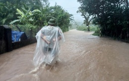 Mưa lớn ở Huế, hàng nghìn học sinh nghỉ học