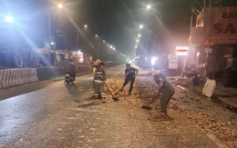 Truy tìm tài xế xe tải làm đổ 3 tấn củ mì rồi bỏ đi, khiến nhiều xe máy trượt ngã