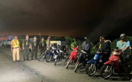 Khởi tố 10 quái xế tụ tập tham gia đua xe trái phép vào rạng sáng