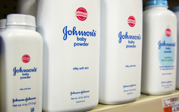 Anh: 3.000 người kiện Johnson & Johnson vì phấn rôm em bé nghi gây ung thư