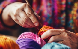 Đan - móc len: Thú vui tuổi già thành liệu pháp cho tuổi trẻ