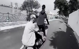 Thanh niên suýt tốn Face ID khi định bốc đầu xe máy