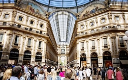 Ý tiếp tục tăng mạnh thuế với người giàu