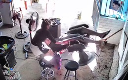 Thanh niên đi cắt tóc gặp đúng tiệm của người yêu cũ