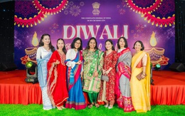 Lung linh Lễ hội Ánh sáng Diwali giữa TP.HCM