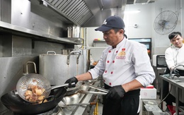 15.000 lượt khách ngày đầu, các đầu bếp Vietnam Phở Festival tất bật cho ngày thứ hai