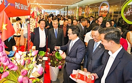 Phở và nỗ lực xúc tiến hàng Việt tại Singapore