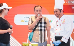 Bếp trưởng khách sạn 5 sao đố '2 tô phở giống nhau, sao phân biệt được tô nào ngon hơn'?