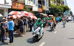 Shipper mưu sinh giữa mưa bão, cần chút quan tâm thay vì 'bom hàng'?