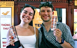 Photobooth tại Bưu điện TP.HCM hút khách nhờ tạo tem thư, postcard độc đáo