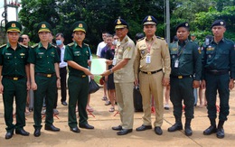 Tiếp nhận thêm nhiều người Việt ở Campuchia, 3 người khai bị bạn dụ bán qua biên giới