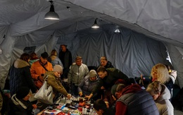 Nga không kích cơ sở năng lượng Ukraine, hàng trăm nghìn người mất điện giữa trời lạnh