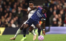 Arsenal coi chừng mắc kẹt trong tham vọng