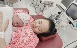 Nhiều bà mẹ vừa sinh đã bị chào mời mua sữa công thức