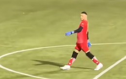 Màn catwalk cực cuốn của thủ môn