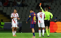 Quyết định gây tranh cãi của trọng tài trong trận Barca - Olympiakos