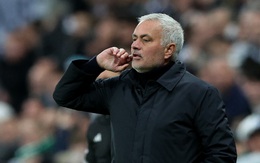 HLV Mourinho tiếp tục nhận trái đắng ở Champions League