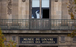 Bảo tàng Louvre mở cửa trở lại sau vụ trộm thế kỷ