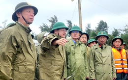 TP Huế: Chủ tịch, Bí thư cùng đi kiểm tra bờ biển, nhiều khách sạn, nhà nghỉ miễn phí cho dân