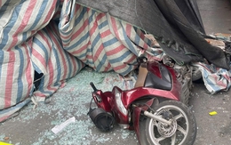 Vụ kính, bê tông rơi từ công trình xuống đường: Nạn nhân tử vong là người thu gom kính vụn