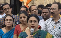 Nghị sĩ Ấn Độ bị chỉ trích vì dùng phân và nước tiểu bò 'thanh tẩy' nơi cầu nguyện