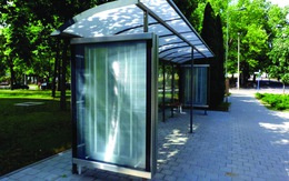 Để người chờ xe buýt được chở che