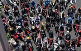 Trường muốn giờ học từ 6h30, kéo dài tiết học, SV tranh cãi 'ăn sáng và làm thêm kiểu gì?'