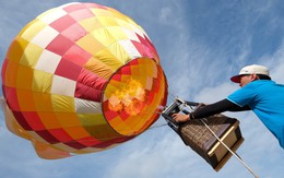 Khinh khí cầu rực sắc bên hồ Xuân Hương Đà Lạt