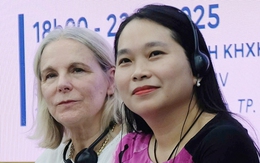 Phụ nữ khi viết văn 'tự ăn' mình?