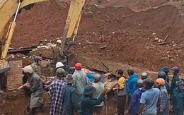 Nhà đang xây bất ngờ sập móng đè nhà hàng xóm, 2 người chết, 3 bị thương